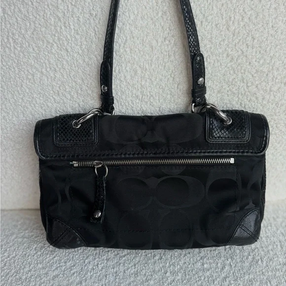Authentic Coach Black Signature Shoulder Bag w/ Snakeskin - Picture 5 of 6